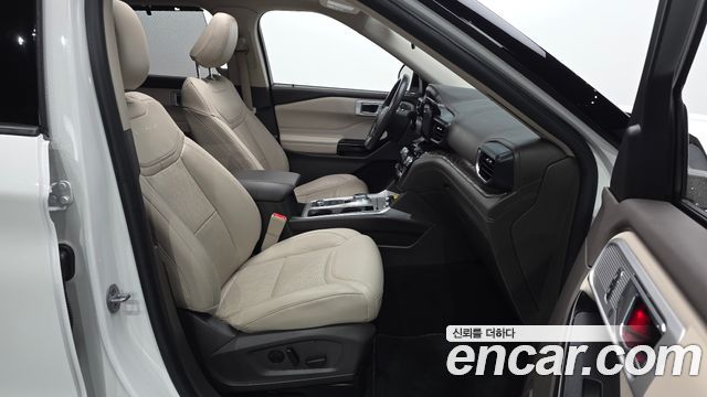 Ford Explorer 2022 — photo 13