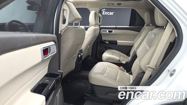 Ford Explorer 2022 — photo 18