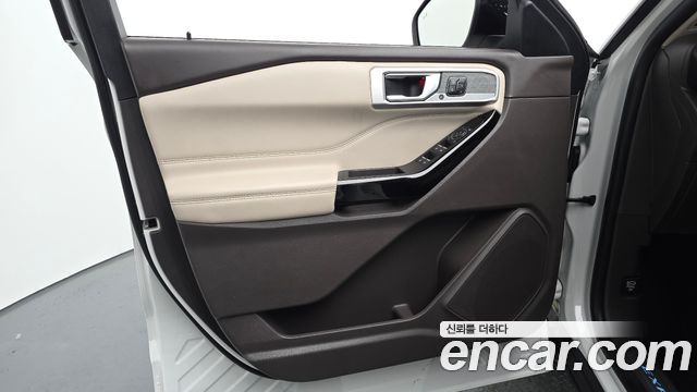 Ford Explorer 2022 — photo 14