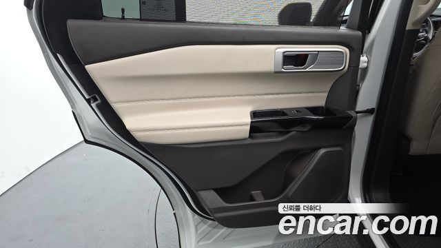 Ford Explorer 2022 — photo 15