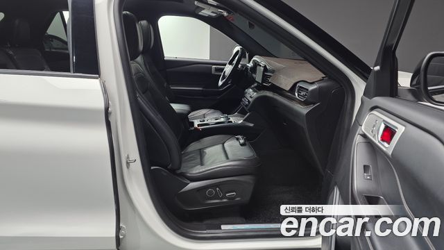 Ford Explorer 2020 — photo 17