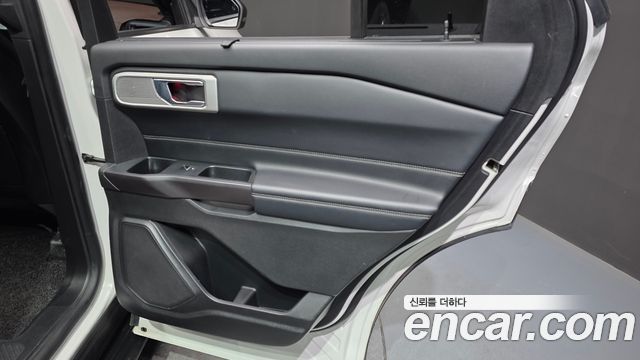 Ford Explorer 2020 — photo 15