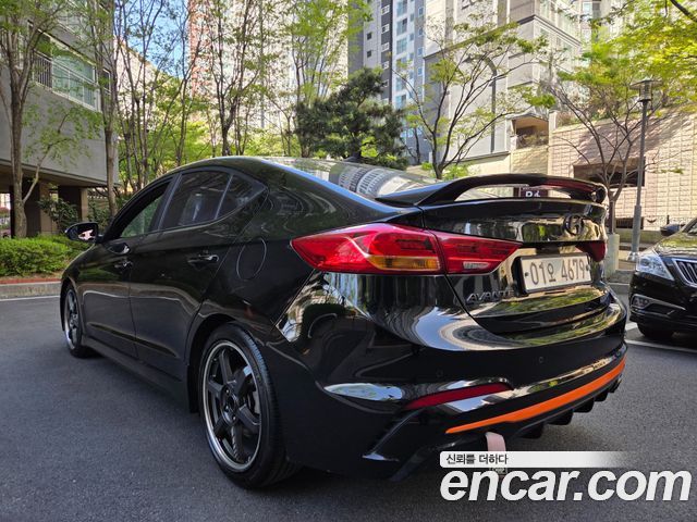 Hyundai AVANTE 2018 — photo 9