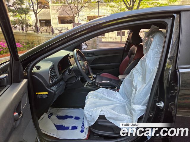 Hyundai AVANTE 2018 — photo 10