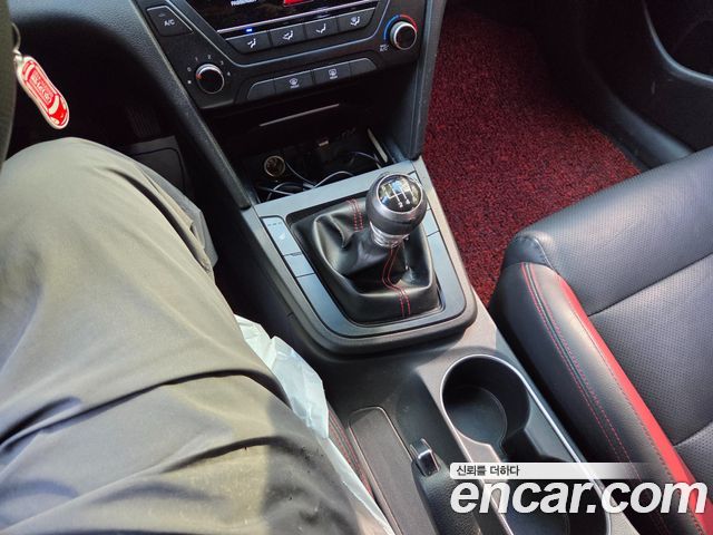 Hyundai AVANTE 2018 — photo 16