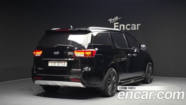 Kia Canival 2016 — photo 2