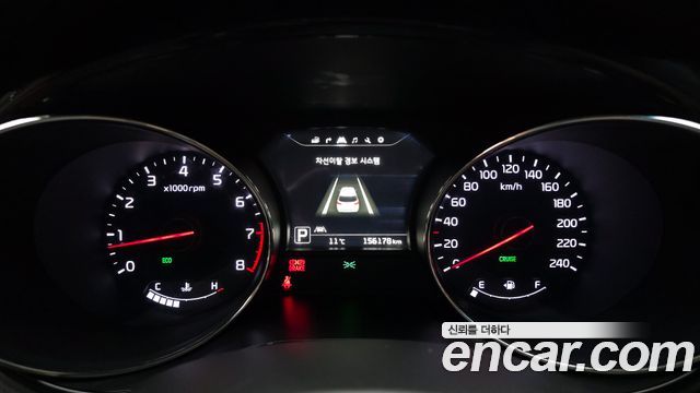 Kia Canival 2016 — photo 11