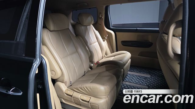 Kia Canival 2016 — photo 18