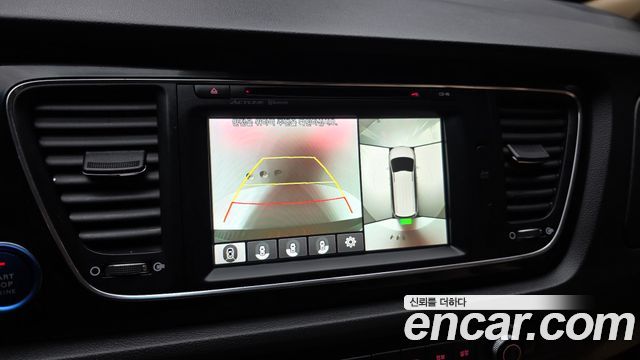 Kia Canival 2016 — photo 21