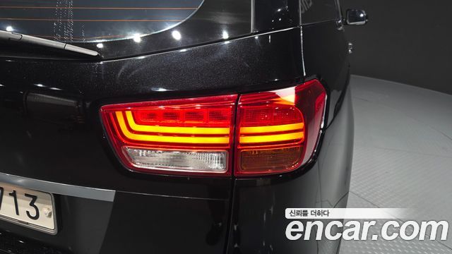 Kia Canival 2016 — photo 9