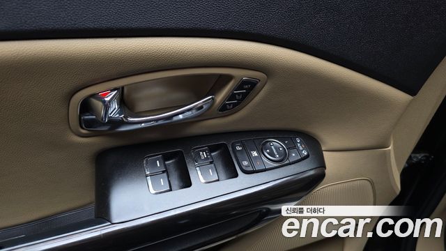 Kia Canival 2016 — photo 29