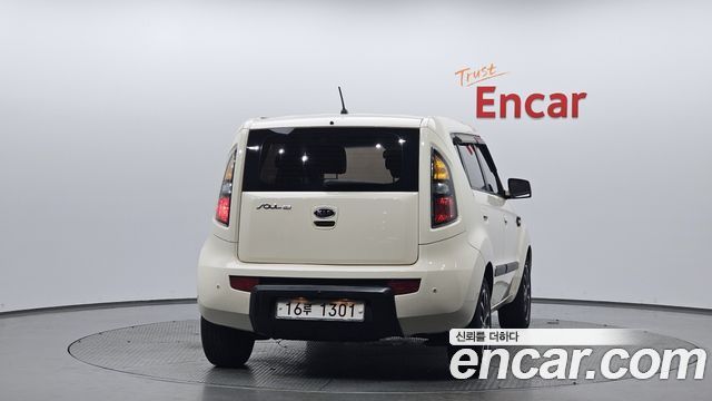 Kia Soul 2010 — photo 4