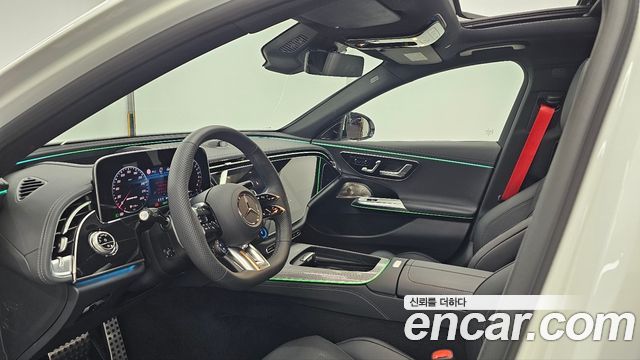 Mercedes-Benz E-Class 2025 — photo 9