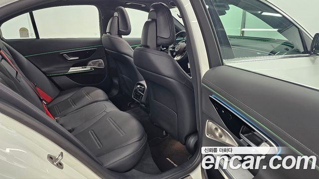 Mercedes-Benz E-Class 2025 — photo 10