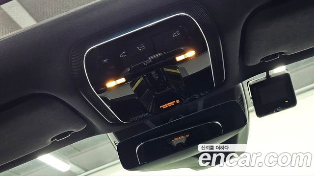 Mercedes-Benz E-Class 2025 — photo 17