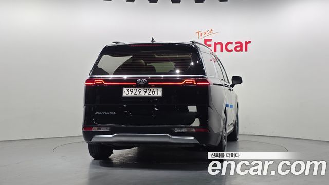Kia Canival 2021 — photo 4
