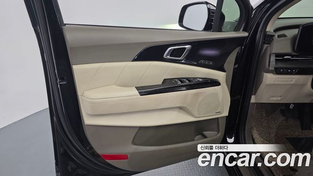 Kia Canival 2021 — photo 14