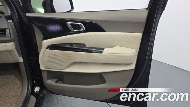Kia Canival 2021 — photo 15