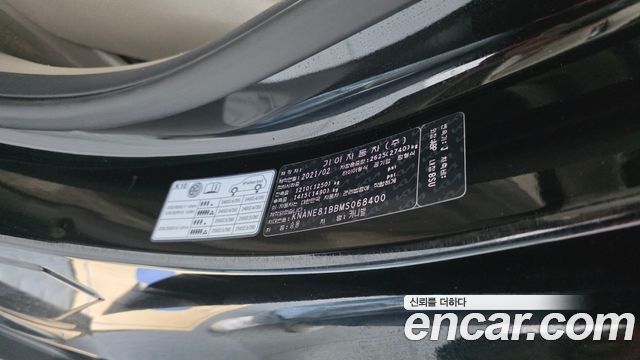 Kia Canival 2021 — photo 16