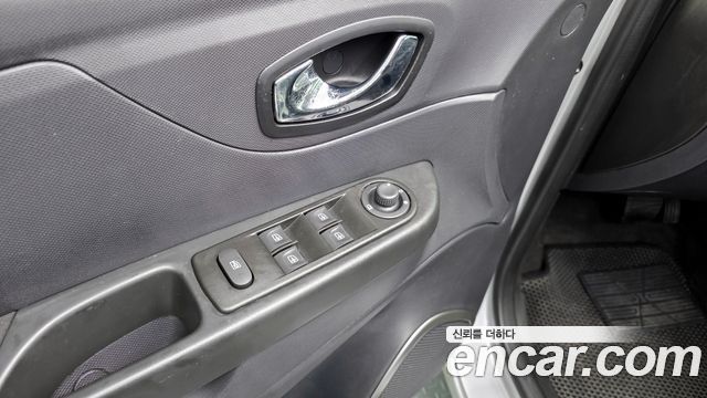 Renault Korea QM3 2015 — photo 17