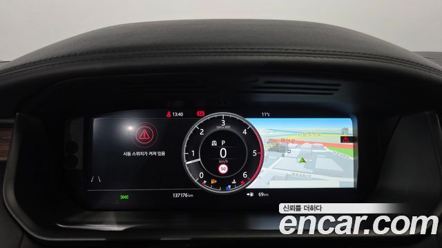 Land Rover Discovery 2019 — photo 11