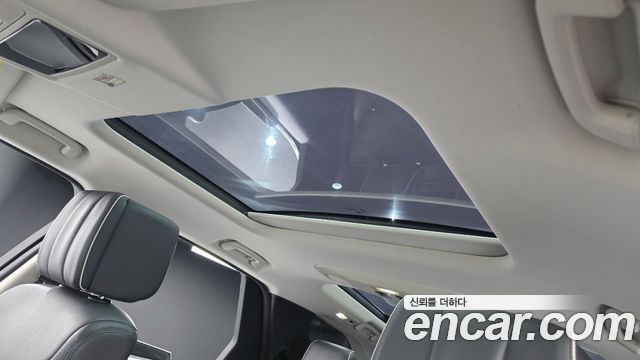 Land Rover Discovery 2019 — photo 26