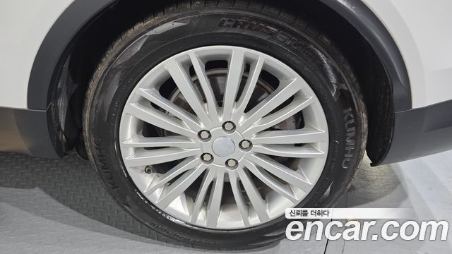 Land Rover Discovery 2019 — photo 7