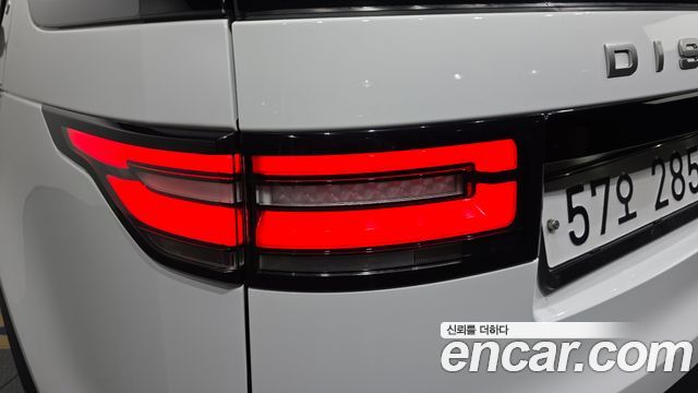 Land Rover Discovery 2019 — photo 9
