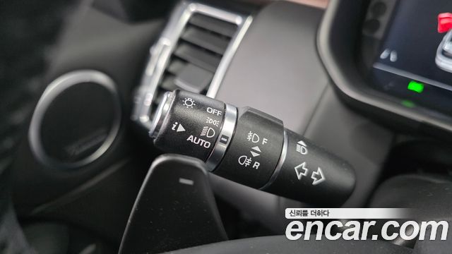 Land Rover Discovery 2019 — photo 28