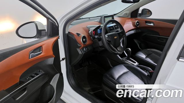 Chevrolet Korea Aveo 2014 — photo 13