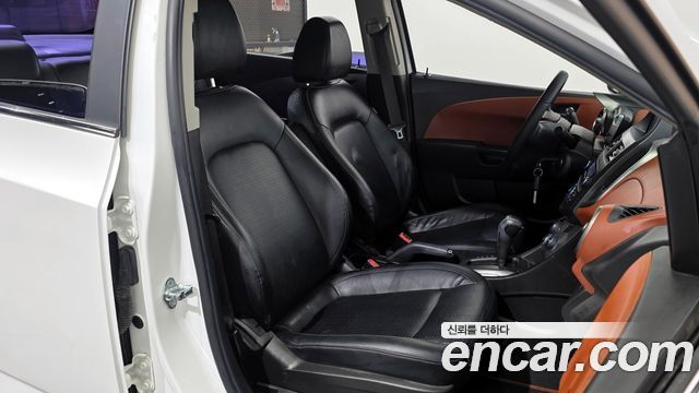 Chevrolet Korea Aveo 2014 — photo 17
