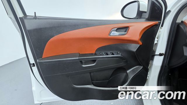 Chevrolet Korea Aveo 2014 — photo 14
