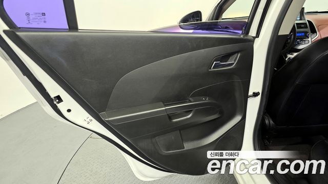 Chevrolet Korea Aveo 2014 — photo 15