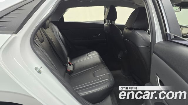 Hyundai AVANTE 2021 — photo 12