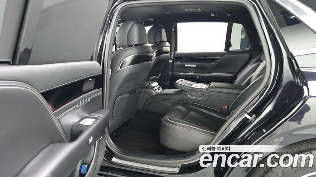 Genesis G90 2023 — photo 30