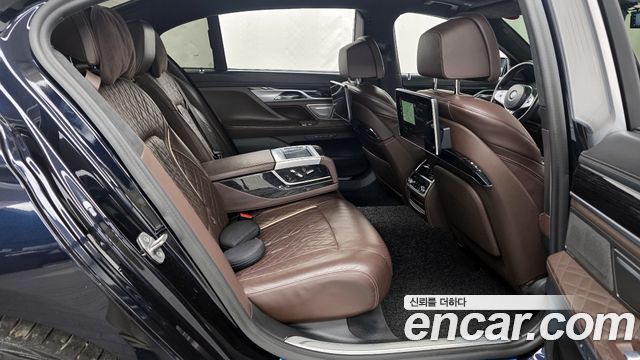 BMW 7-Series 2021 — фото 12