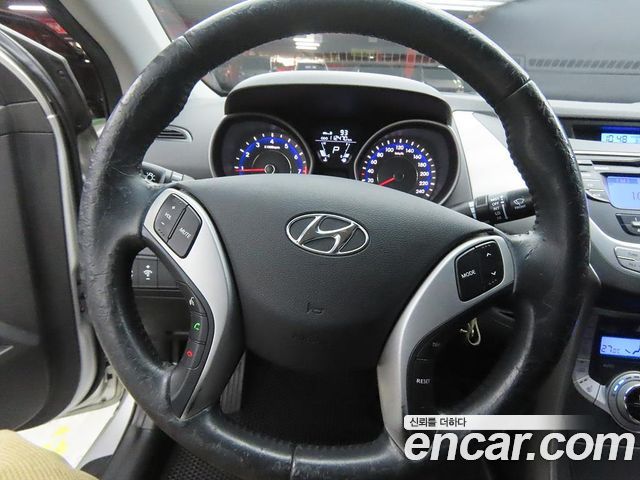 Hyundai AVANTE 2012 — photo 8