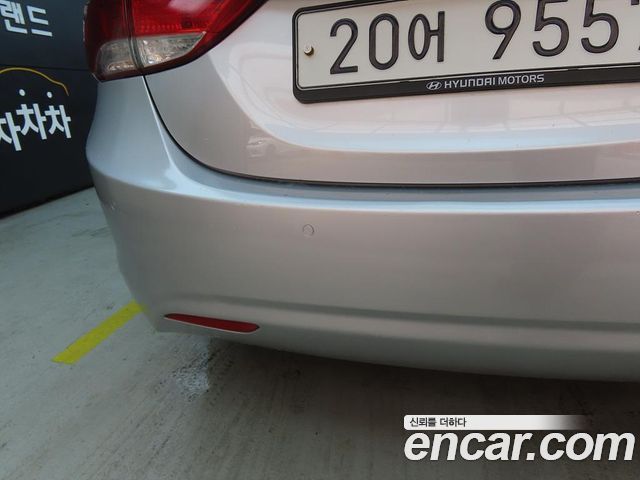 Hyundai AVANTE 2012 — photo 16
