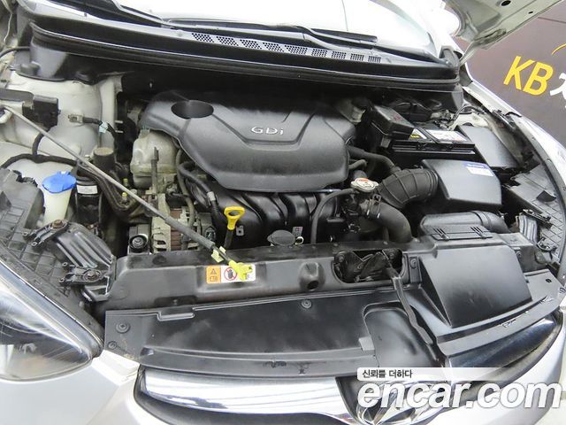 Hyundai AVANTE 2012 — photo 17