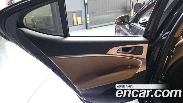Genesis G70 2021 — photo 15