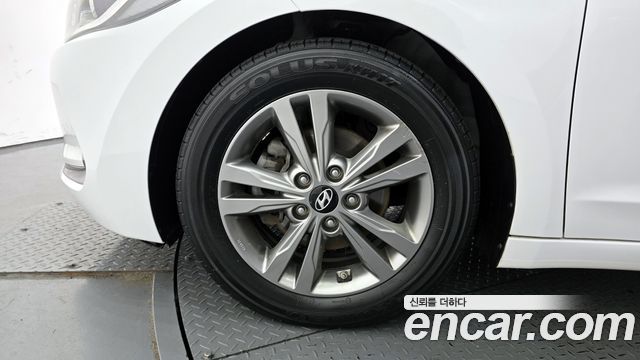 Hyundai AVANTE 2017 — photo 5
