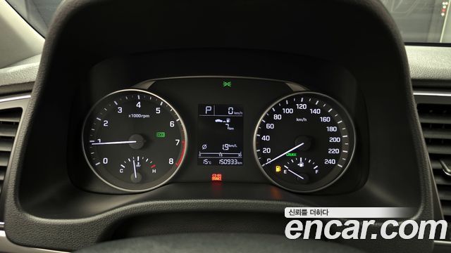 Hyundai AVANTE 2017 — photo 11