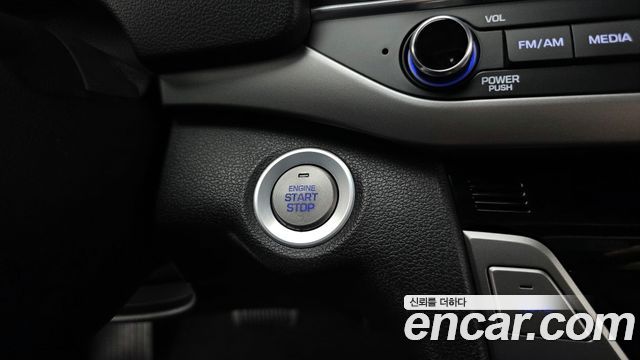 Hyundai AVANTE 2017 — photo 23
