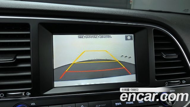 Hyundai AVANTE 2017 — photo 24