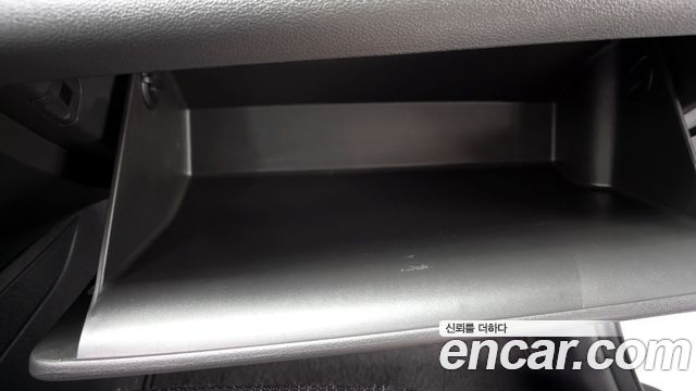 Hyundai AVANTE 2017 — photo 28