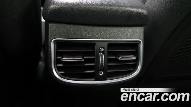 Hyundai AVANTE 2017 — photo 30