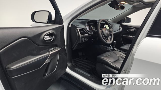 Jeep Cherokee 2021 — photo 13