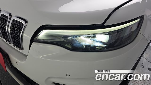 Jeep Cherokee 2021 — photo 8