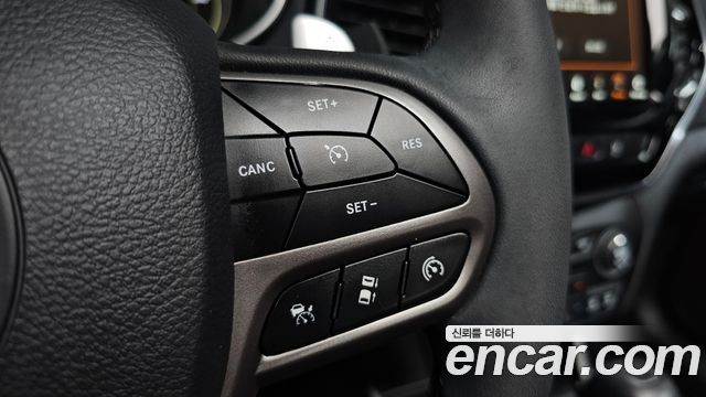 Jeep Cherokee 2021 — photo 31
