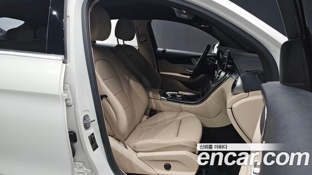 Mercedes-Benz GLC-Class 2019 — photo 13